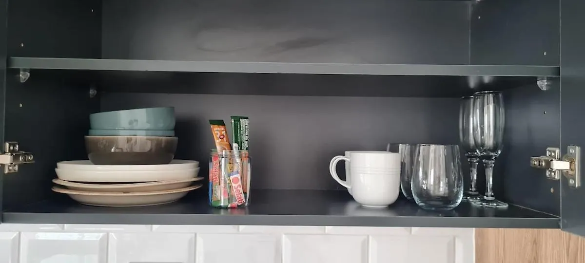 Oasis - Renovated - Queen Extra Length Bed Apartment Cape Town