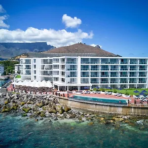 Radisson Collection Hotel, Waterfront Hotel
